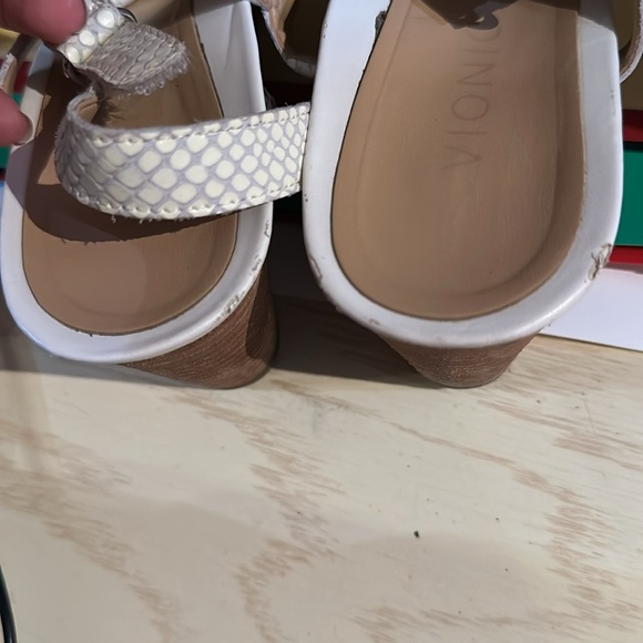 Vionic White Wedge Sandals Emmy lzrd - Picture 5 of 9